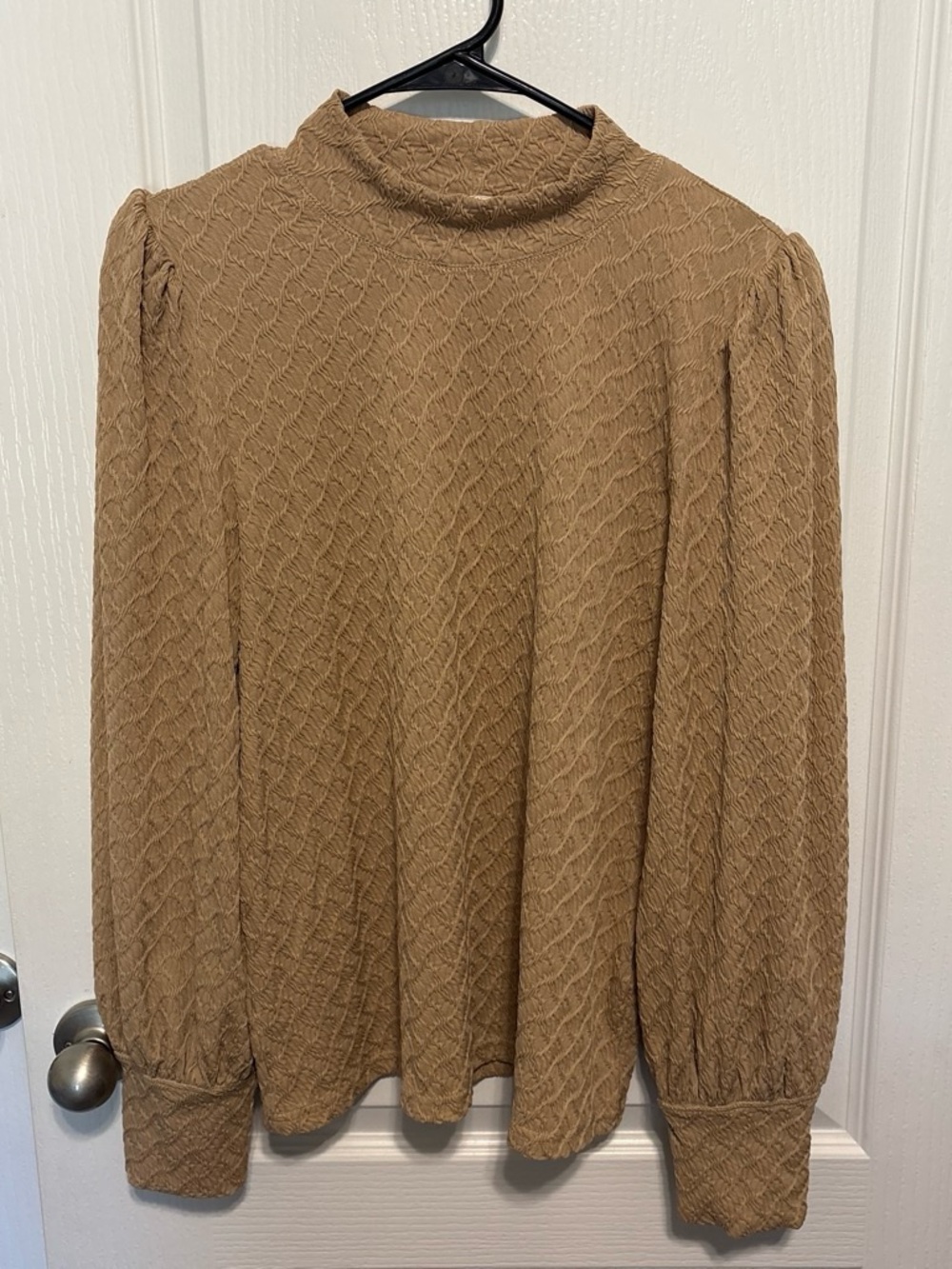 JODIFL Camel Textured Mock Neck Puff-Sleeve Top